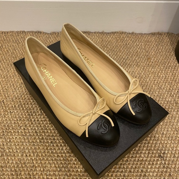 CHANEL Shoes - Chanel Cap-Toe Ballet Flats in Beige/Black Size 38